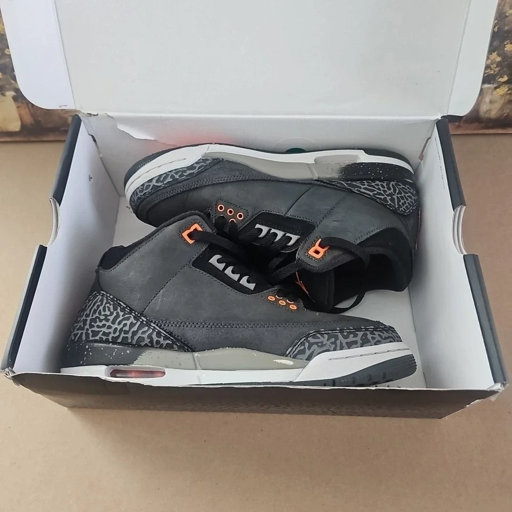 Nike Air Jordan Retro 3 Shoes Fear Pack Grey Orange OG DM0967-080 Mens Size 6.5Y